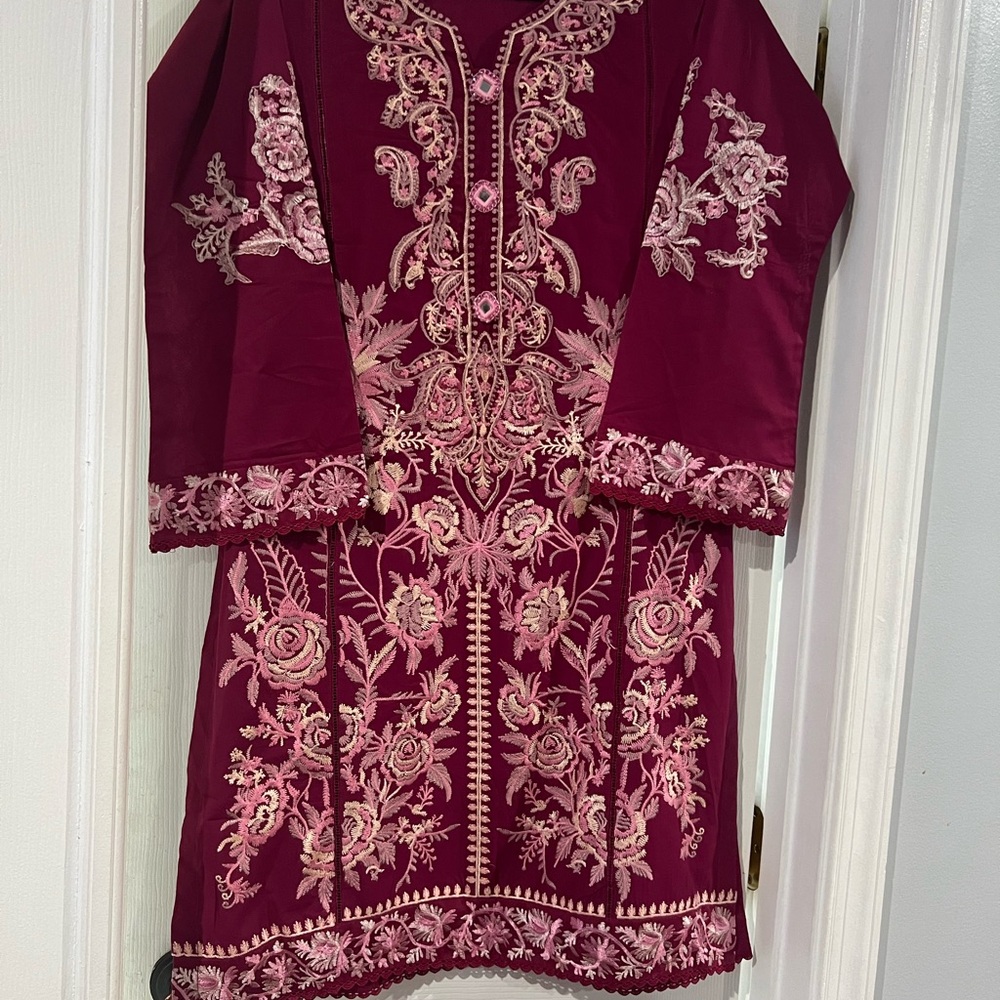 Pakistani Indian Designer Wear Summer Lawn - image 8